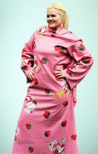NOS New Adult Size Strawberry Shortcake Fleece Cozy Snuggie Robe Throw Too Cute 