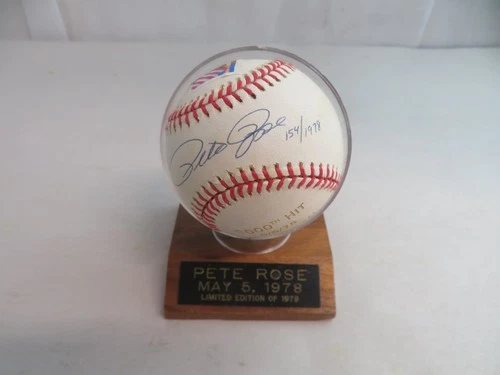 PETE ROSE Autographed Baseball 3000th Hit /1978 Limited Edition