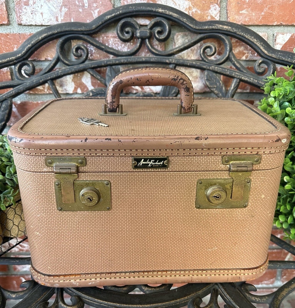 Vintage Amelia Earhart Train Case; Peach Tan; Drk Peach Int W