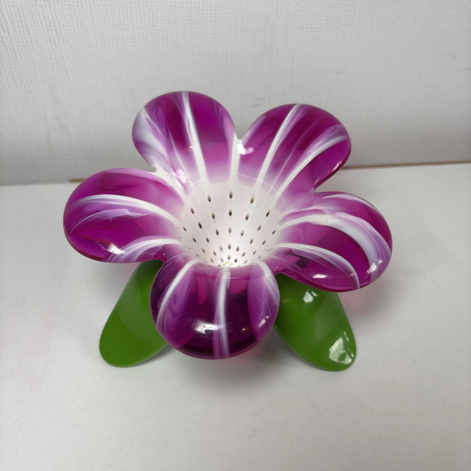 Koziol "Audrey" Tea Strainer - pink flower greens stand
Opens in a new window or tab
