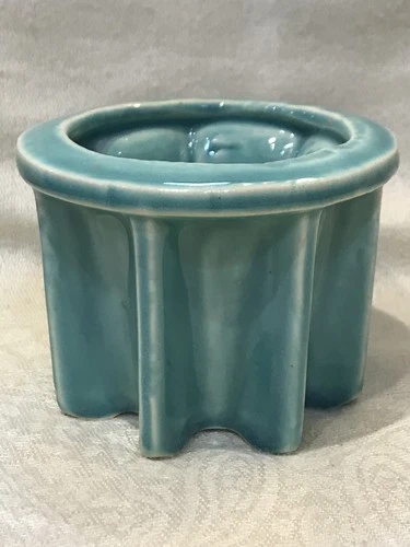 RARE “Near Mint” 1950’s Mccoy Pottery Aqua Green Teal Planter Fin Star Bottom