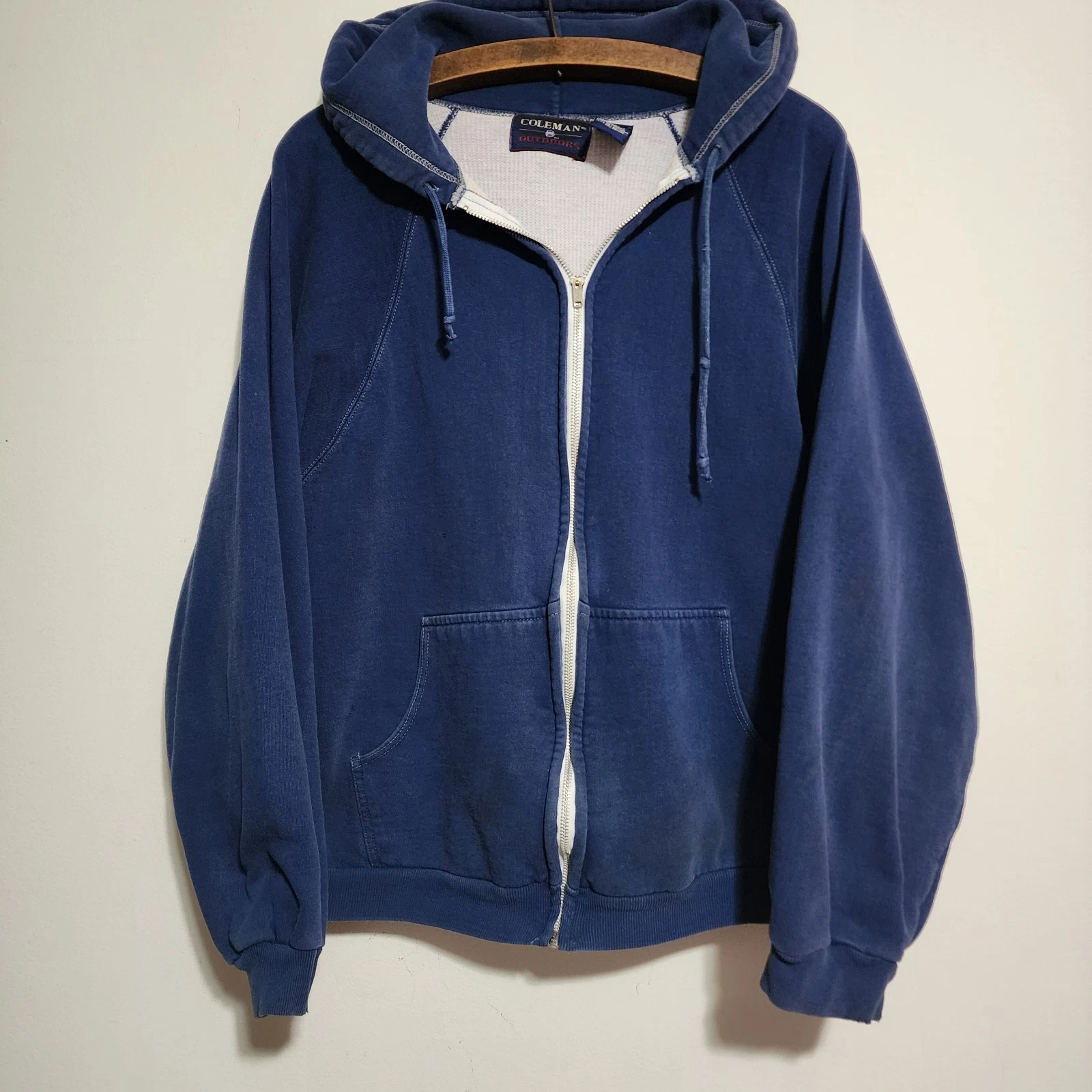 VTG Coleman Outdoors Thermal Lined Hoodie Navy Blue Faded Raglan Heavyweight L
Opens in a new window