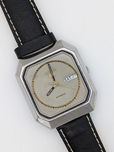 Vintage Seiko 5 Automatic TV Shape 6309-6250 Day/Date Men’s Wristwatch Japan.