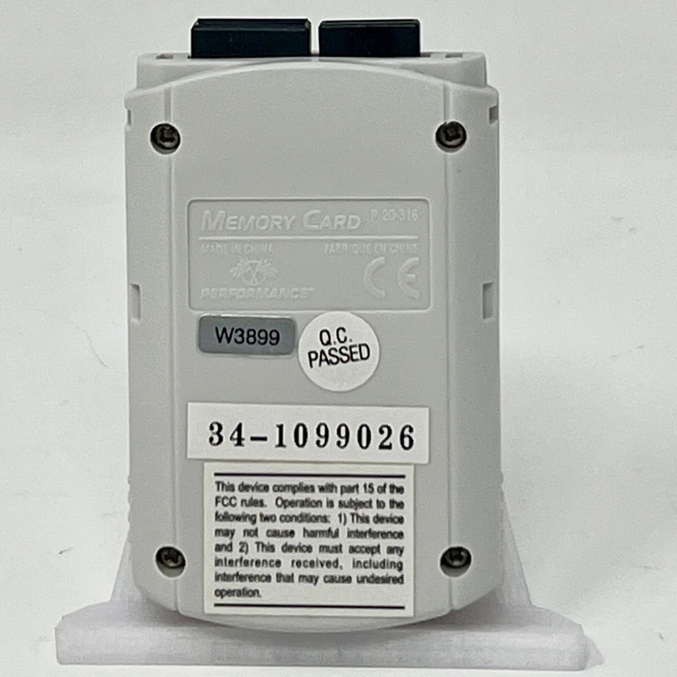 Performance Bundle - 1 Mb Memory Card and TremorPak for the Sega Dreamcast - Image 3 of 4