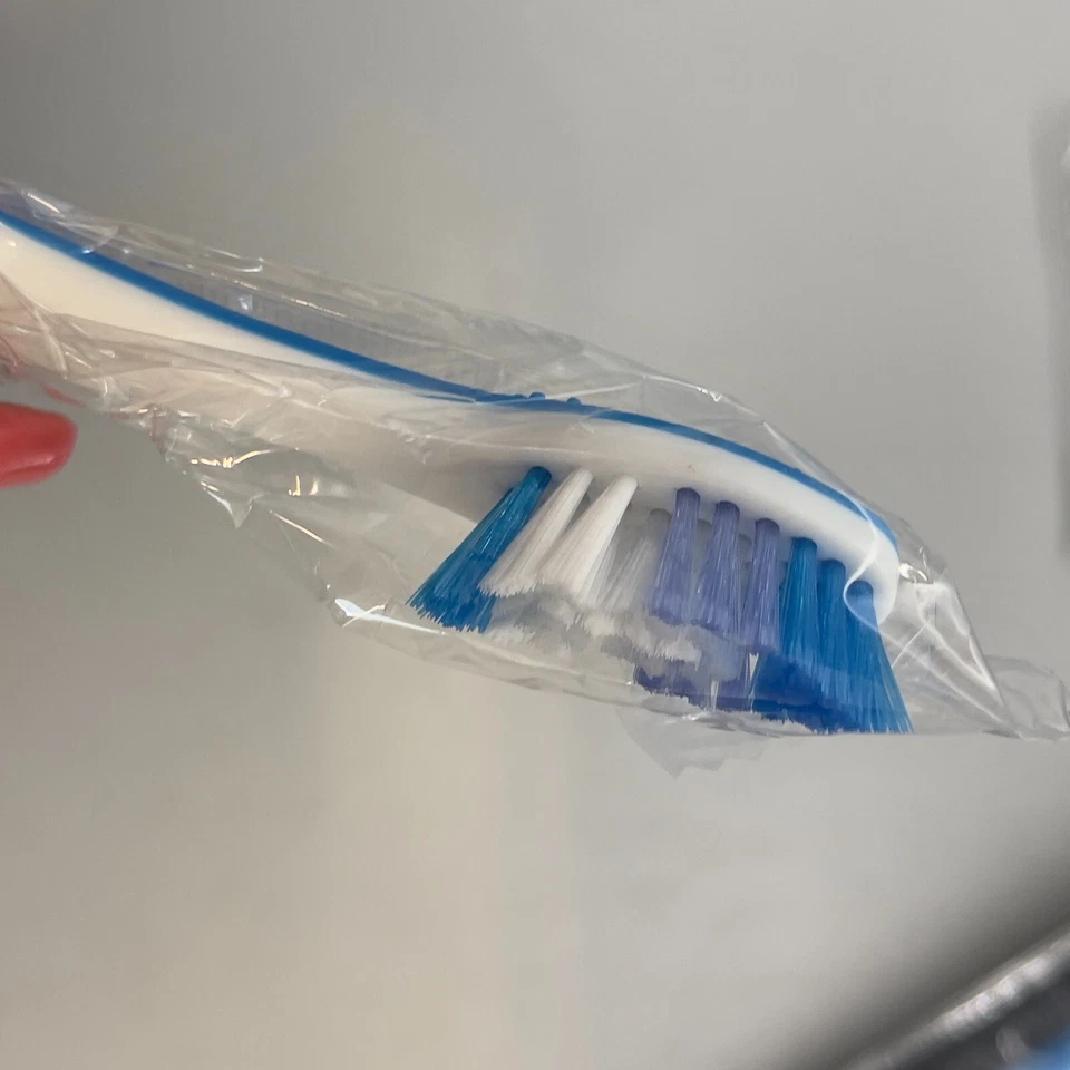 8 Pack Reach Oral Care Toothbrush + Cap In Individual Bags Travel Kit - Image 2 of 3