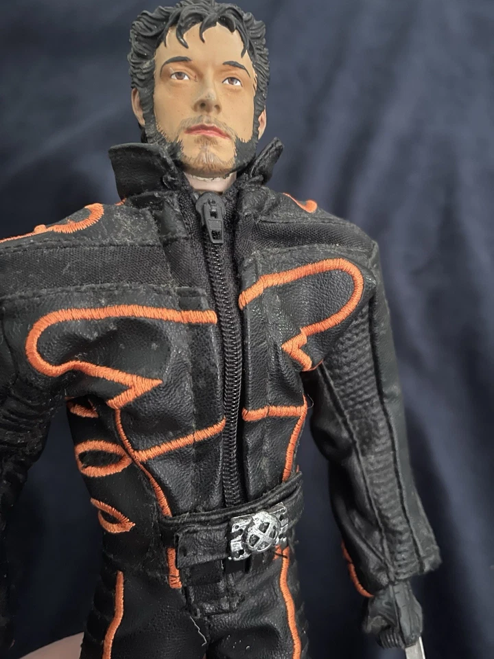 X-Men Wolverine 12” Edición Coleccionista – Marvel Studios/Toy Biz en Cuero  Foto 2 de 4