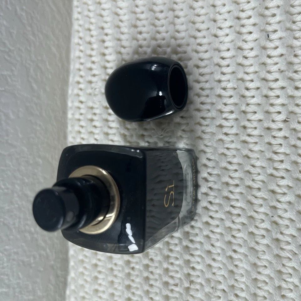 Armani Si интенсивный Giorgio Armani парфюмированная вода спрей 1,0 унц/30 мл см. описание - Изображение 2 из 3