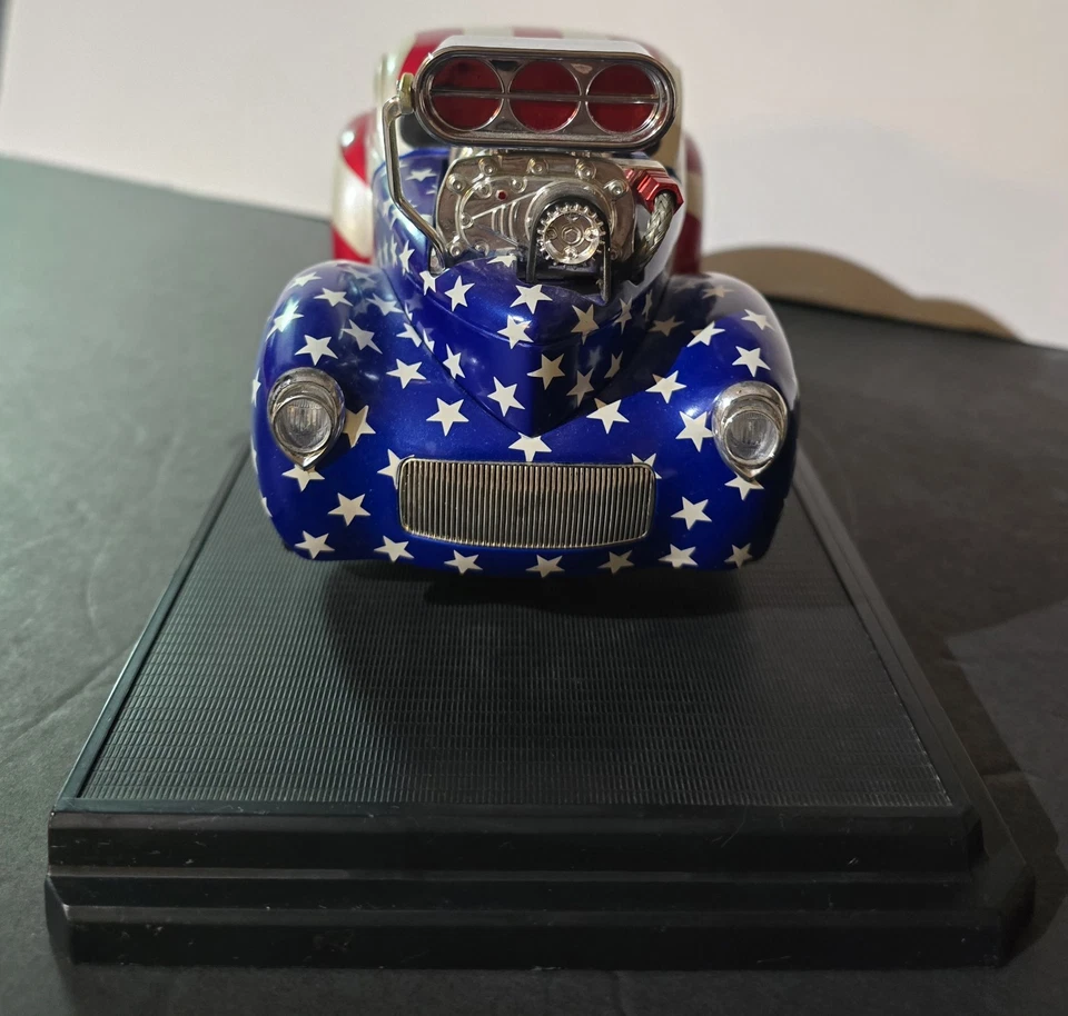 Funline Muscle Machines 1941 41 Willys Coupe 1:18 Drag Race Stars Stripes Red - Image 3 of 4