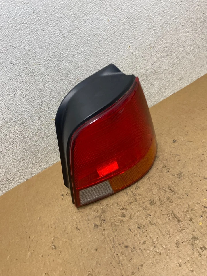 Luz trasera lateral del pasajero derecho Honda Odyssey 1995 a 1998 OEM Q8693 DG Foto 3 de 4