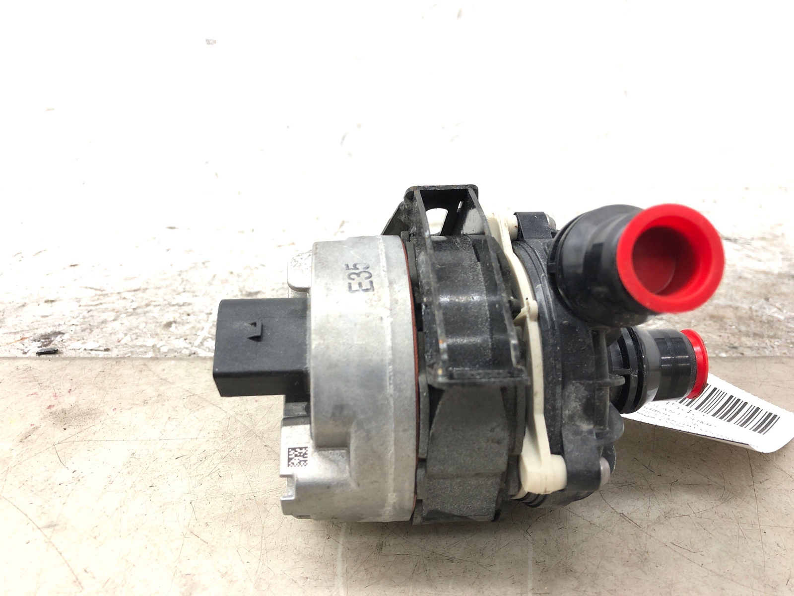2019-2023 ASTON MARTIN VANTAGE ELECTRIC AUXILIARY COOLANT PUMP HY53-8B590-AC OEM