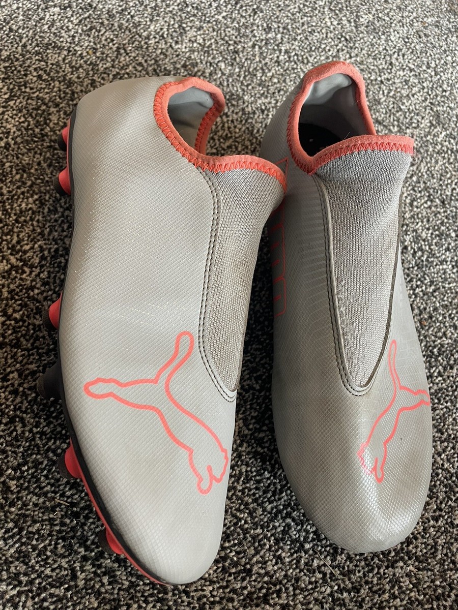 Puma Football Boots slip on lace less youth Kids Size