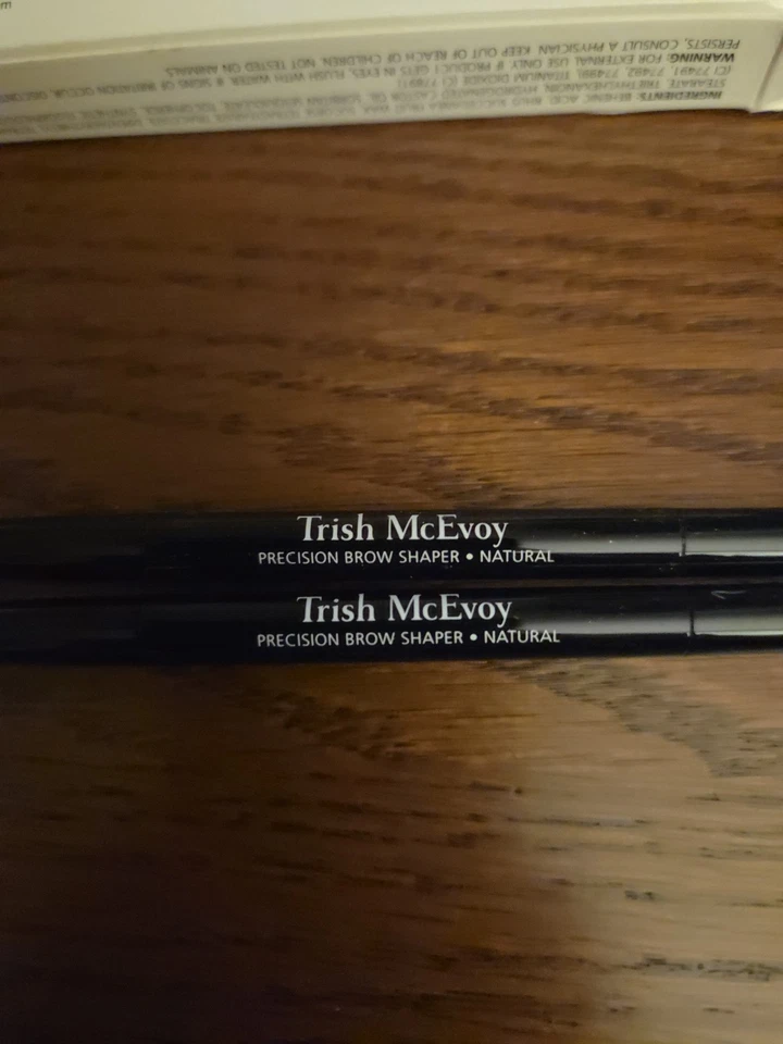2 modeladores de sobrancelha Trish McEvoy Precision: natural, 0,03 oz na caixa - Imagem 3 de 4