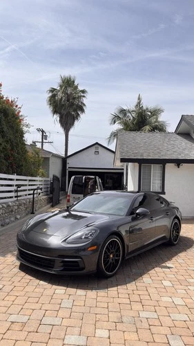 2018 Porsche Panamera 4