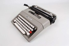 Olivetti Lettera 35 Gray Typewriter, Vintage, Professionally Serviced thumbnail