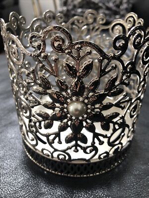 BATH & BODY WORKS SNOWFLAKE SWIRL PEARL LARGE 3 WICK CANDLE HOLDER SLEEVE 14.5OZ