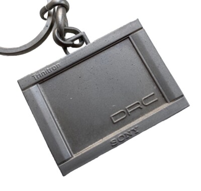 SONY TV SCHLÜSSELANHÄNGER Sony Trinitron DRC TV Promo Werbung Keyring 90er Zinn?