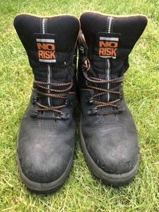 safety boots size 10