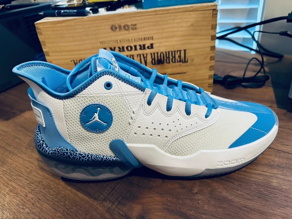 UNC NEW - OLD STOCK - UNC Tar Heels Basketball Shoes Size 14 - Player Exclusive - Image 4 of 4