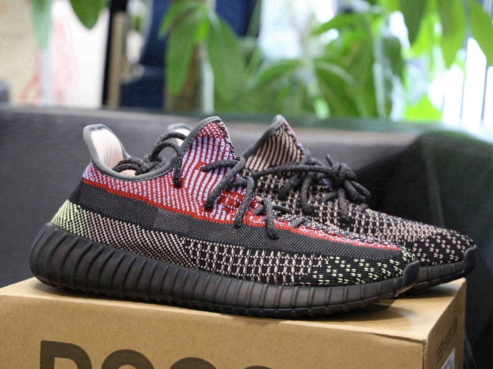 値下げ EU限定 yeezy boost 350 V2