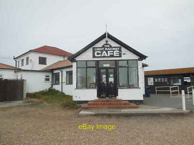 Foto 6x4 Stadtbahn Cafe Dungeness neben Dungeness Bahnhof auf der c2014