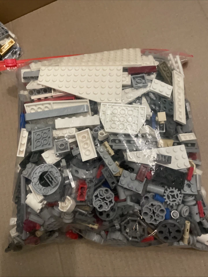 LEGO Star Wars: Red Five X-Wing Starfighter (10240) - Image 3 of 4