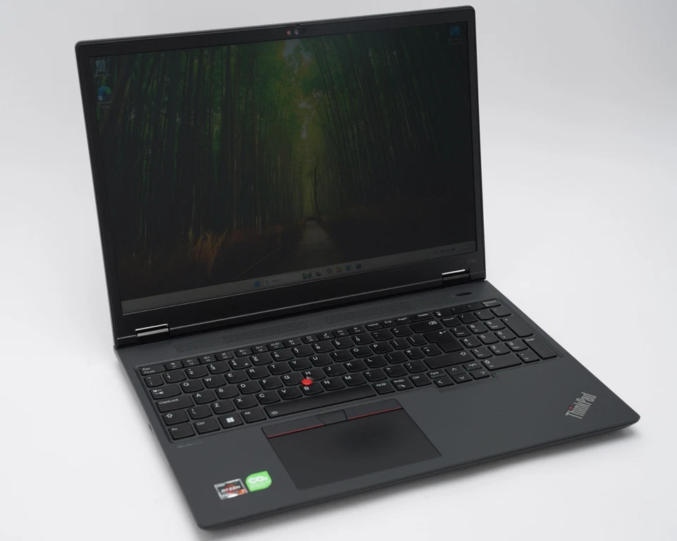 Lenovo ThinkPad P16v G1 · Ryzen 7 PRO 7840HS · 32GB · 1TB, photo 1 of 5