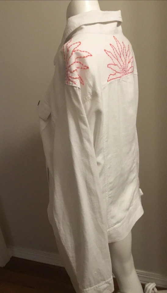C&C California Jacket Womens Sz.M White& Red Embroidery,Linen Blend Pockets NWOT - Image 3 of 4