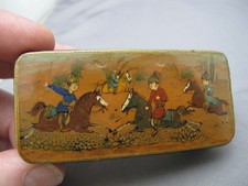 Vintage PAPIER MACHE Rectangle SNUFF BOX w/PAINTED MINIATURE LID-Horsemen