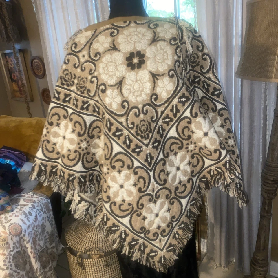 Poncho floral vintage años 70 Foto 2 de 4