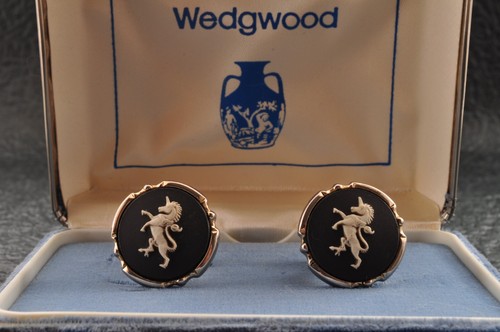 England brand "Wedgwood" Cufflinks, black and white color "Unicorn" brand case.