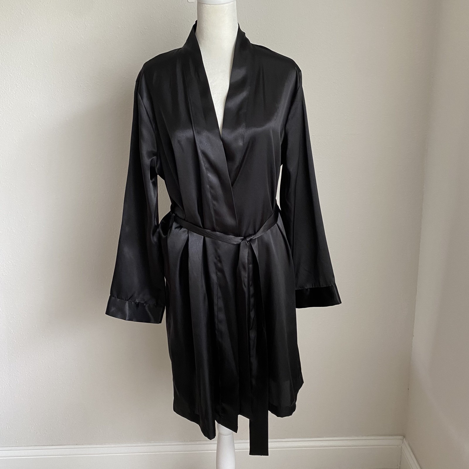 Adonna Womens Small Black Satin Robe Sexy Classic Silky Nighttime