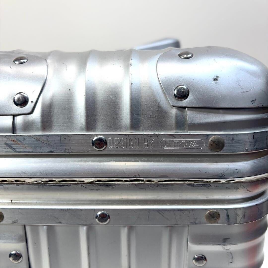 Rimowa Topas Pilot 36L 2-wheels Aluminium Carry-On Case Rimowa Topas Pilot 36L 2-wheels Aluminium Carry-On Case