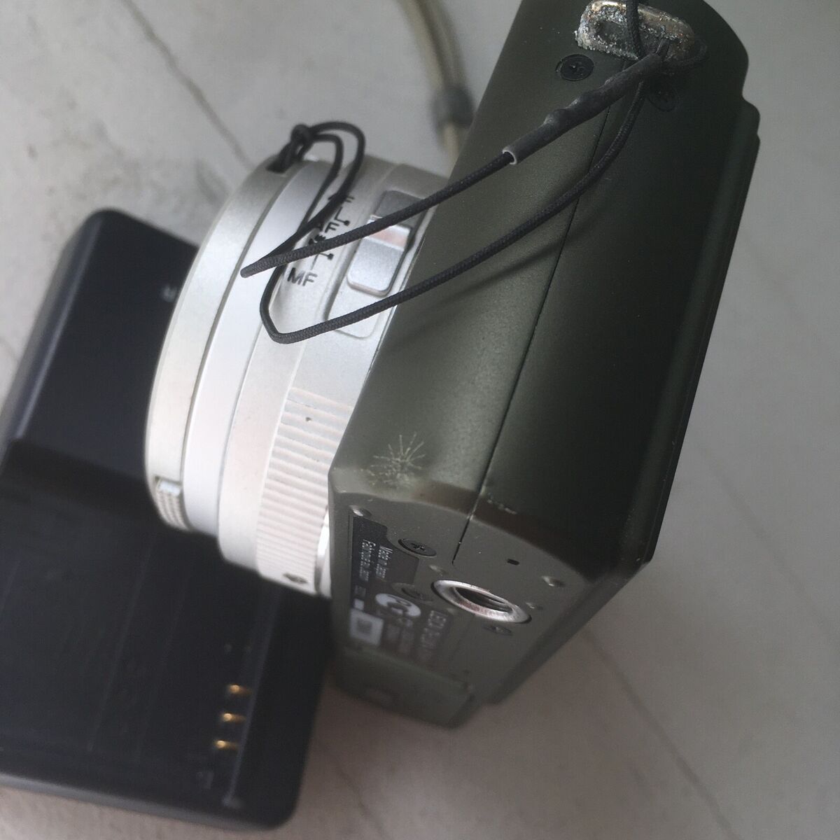 Leica D-LUX 4 // SAFARI // Digital Camera - Matte green Leica D-LUX 4 // SAFARI // Digital Camera - Matte green