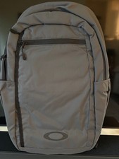 NWT Oakley Sport Backpack Unisex Dark Gray Laptop Pocket Water Repellent Travel