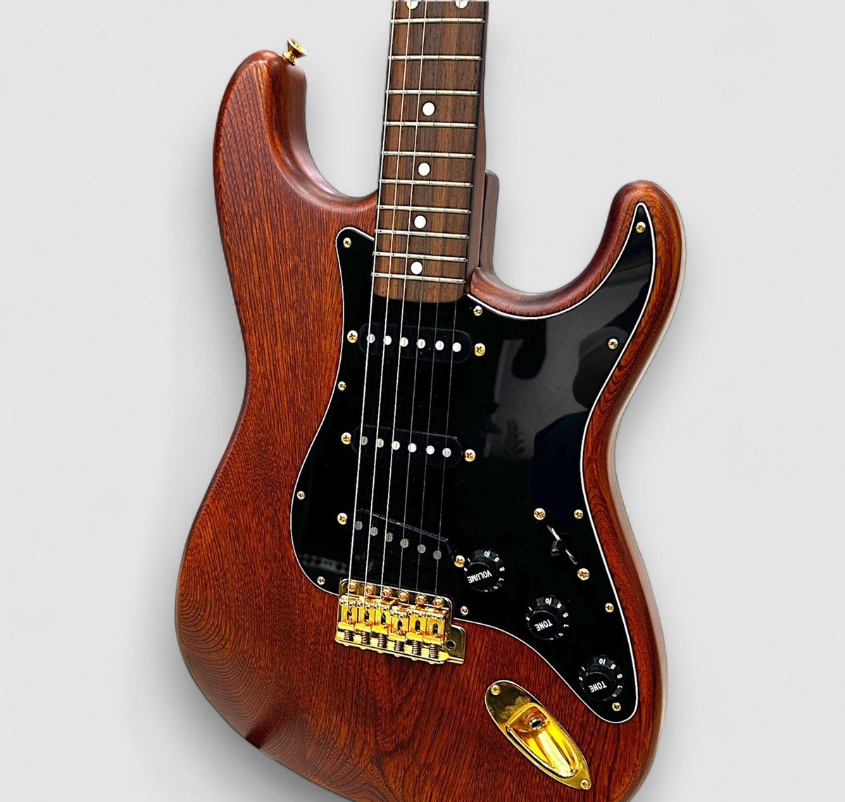 Fender Japan ST-62 Stratocaster Walnut Used 1990s Ash Body w/Soft