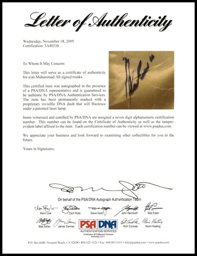 Muhammad Ali Auto Signed White & Black Everlast Boxing Trunks Ali Holo & PSA/DNA - Picture 5 of 5