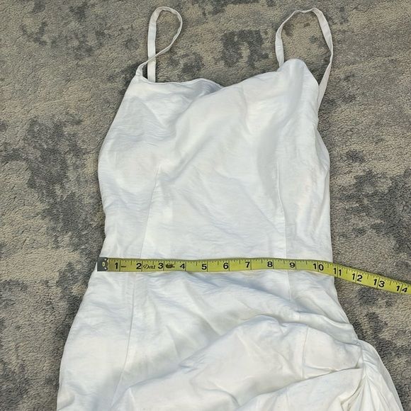 Foto 11 di 16