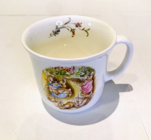 1986 Beatrix Potter The Flopsy Bunnies Mug Cup Royal Albert English Bone China - Picture 3 of 8