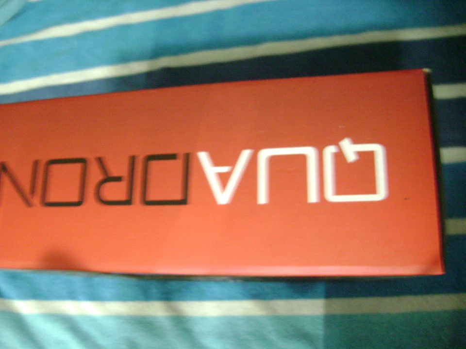 QuadDrone Sparrow Drone Quadcopter 3 Speed, anti-crash guards, auto return. NEW - Image 4 of 4