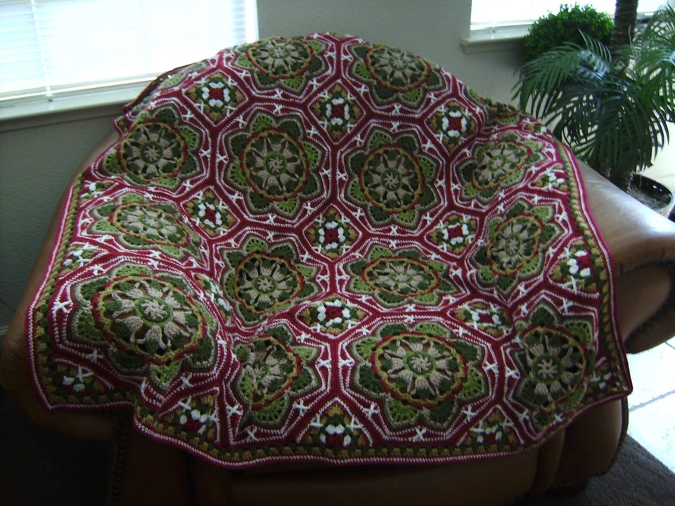 NEW HAND CROCHET RED GREEN MULTI COLOR OCTAGON TILES AFGHAN LAP BLANKET THROW - Image 3 of 4