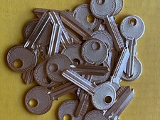 50 Yale Key Blanks 5 Pin Keyway 7FL 997PA FL EL3 886A Padlock Keys