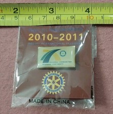 Rotary International Building Communities Bridging Continents Pin 2010-2011