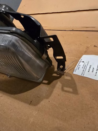 88-92 TOYOTA COROLLA HEAD LIGHT RIGHT - Picture 4 of 6