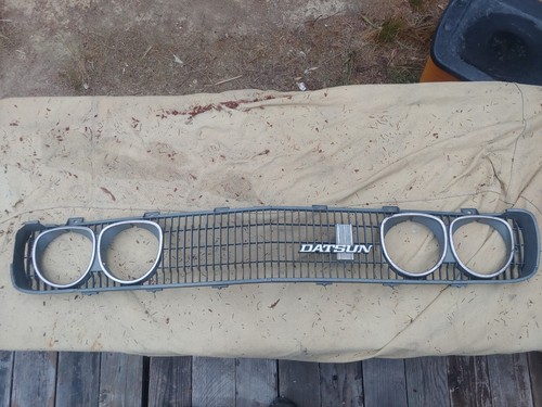 72-77 DATSUN 620 TRUCK GRILLE Some Cracks NICE CONDITION ORIGINAL OEM