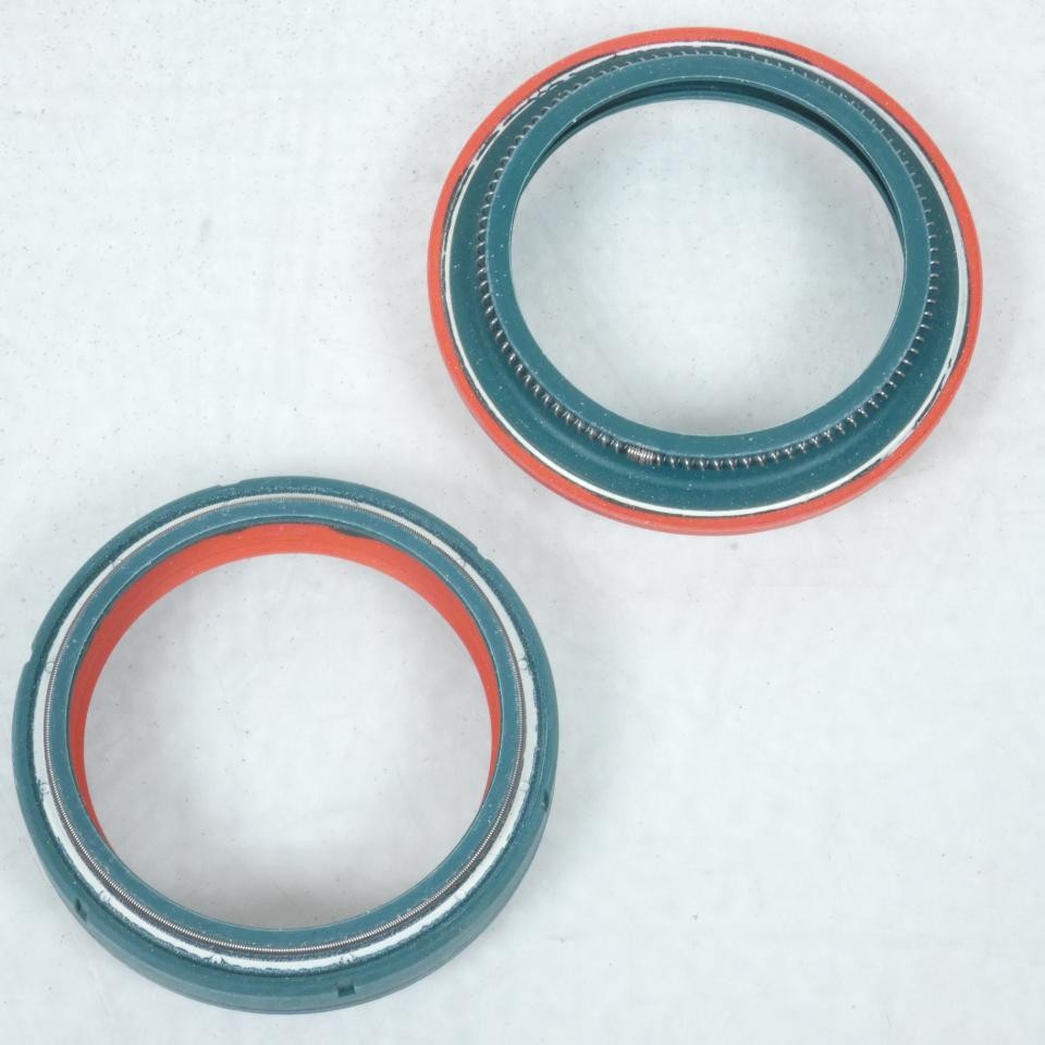 Cache poussière de fourche SKF pour vos balades en Triumph 1200 Thruxton R sport