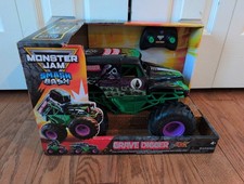 Monster Jam Smash Bash Grave Digger Remote Control Vehicle 1:15 Monster Truck