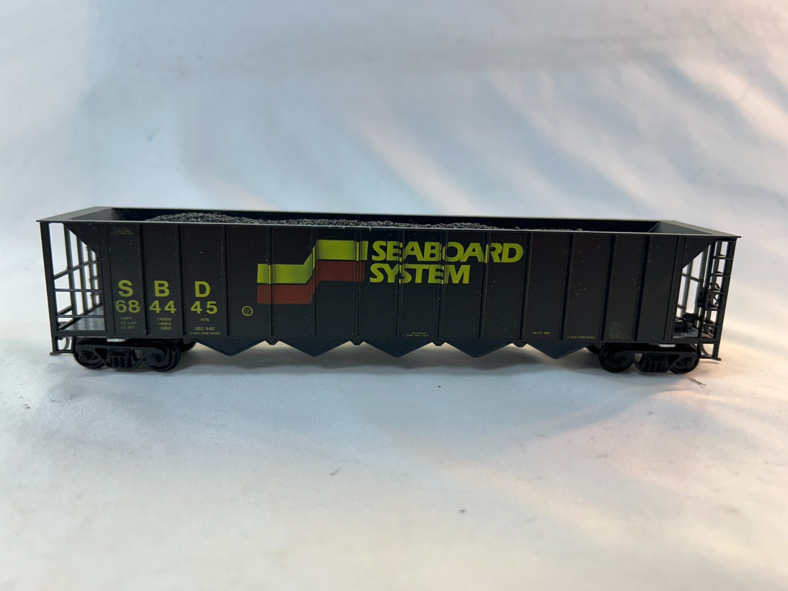 Roundhouse Products 1735 HO Scale 50' 5 Bay Hopper, Seaboard #1735