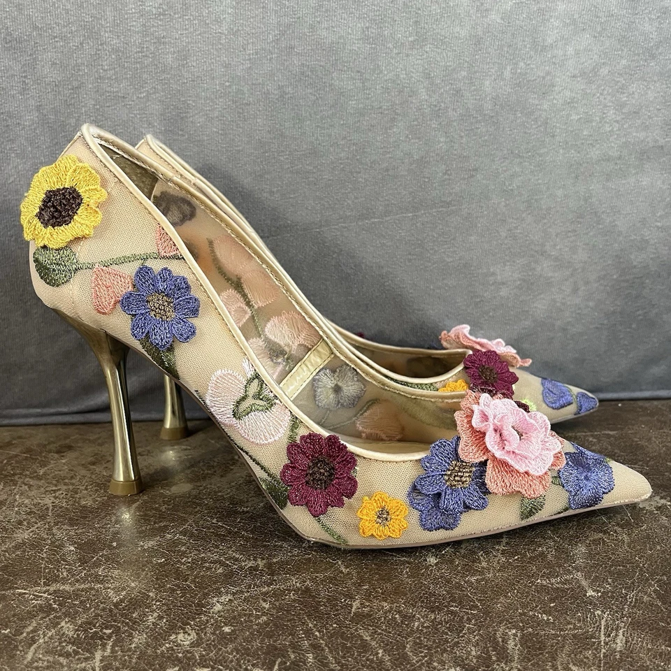 Zapatos de salón Betsey Johnson Aimey para mujer 8 M beige desnudo apliques malla tacones florales Foto 2 de 4