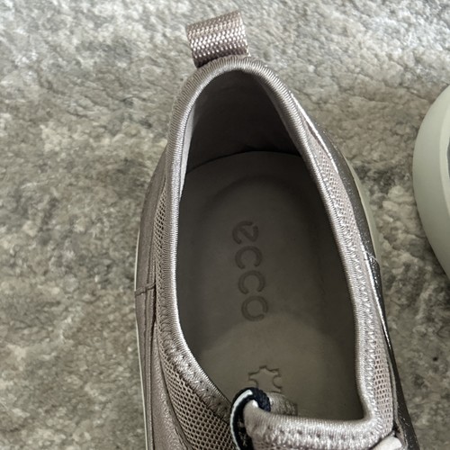 ECCO Bluma Womens 41 Bronze Gold Metallic Shoes Sneakers Slip On Walking Toggle - Picture 2 of 10