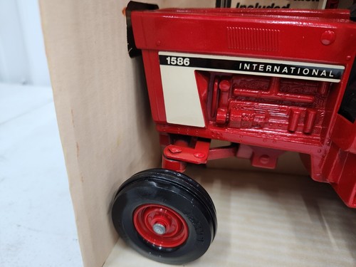 Vintage Original 1/16 Ertl International 1586 Toy Tractor In Box Case IH - Picture 7 of 13